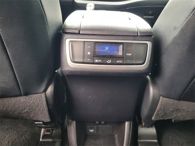 Used 2019 Toyota Highlander XLE image 17
