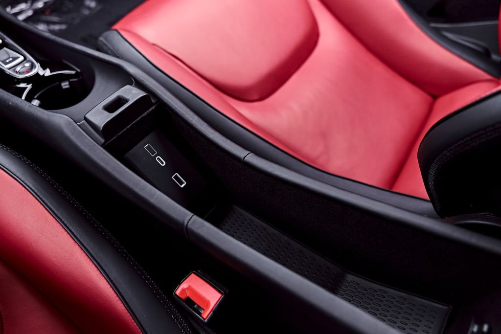 Used 2024 McLaren Artura RWD image 75