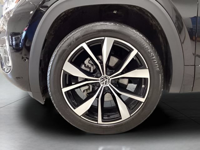 Certified 2026 Volkswagen Atlas Cross Sport SEL Premium R-Line w/ MDO Package AWD/4WD image 22