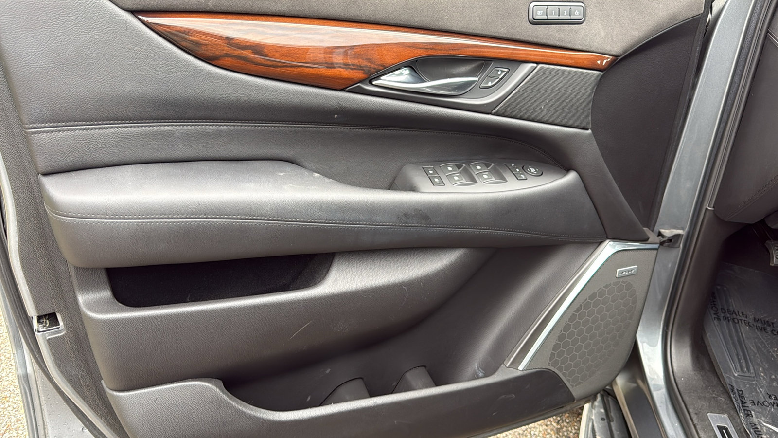 Used 2018 Cadillac Escalade Luxury image 10