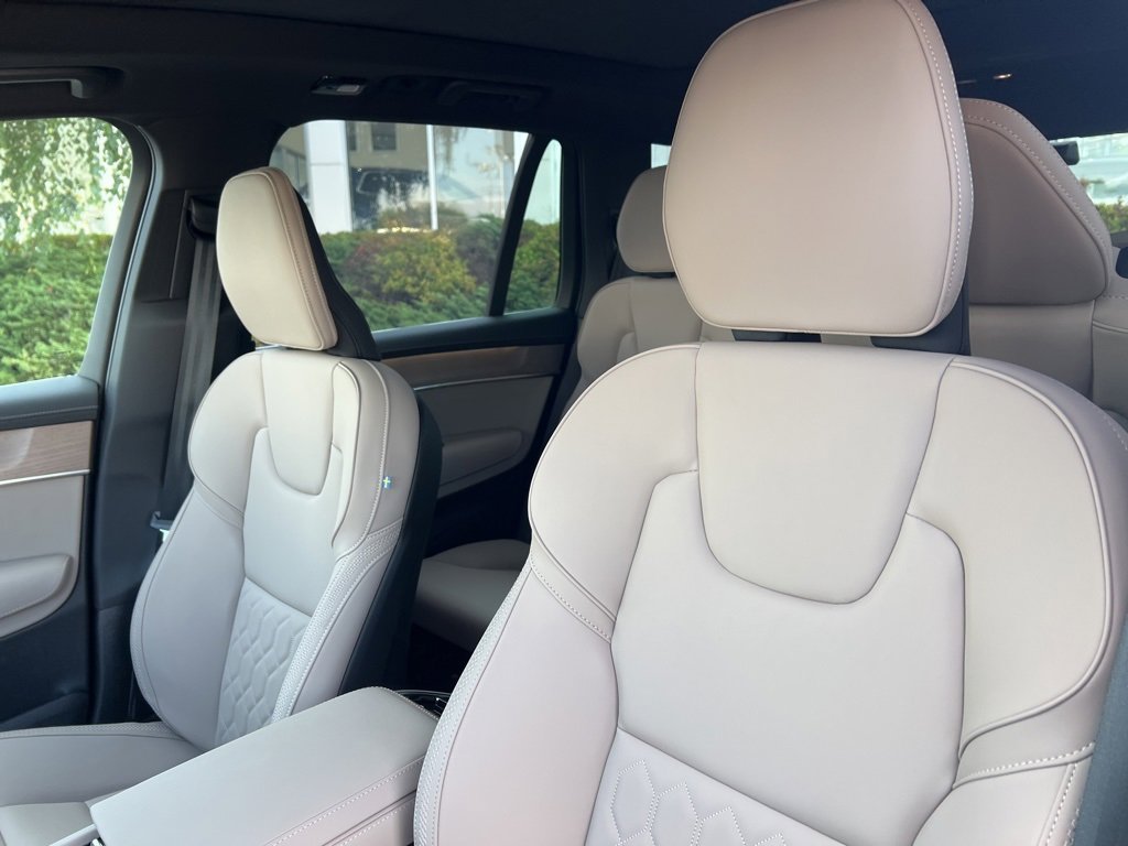 New 2026 Volvo XC90 B6 Plus image 15