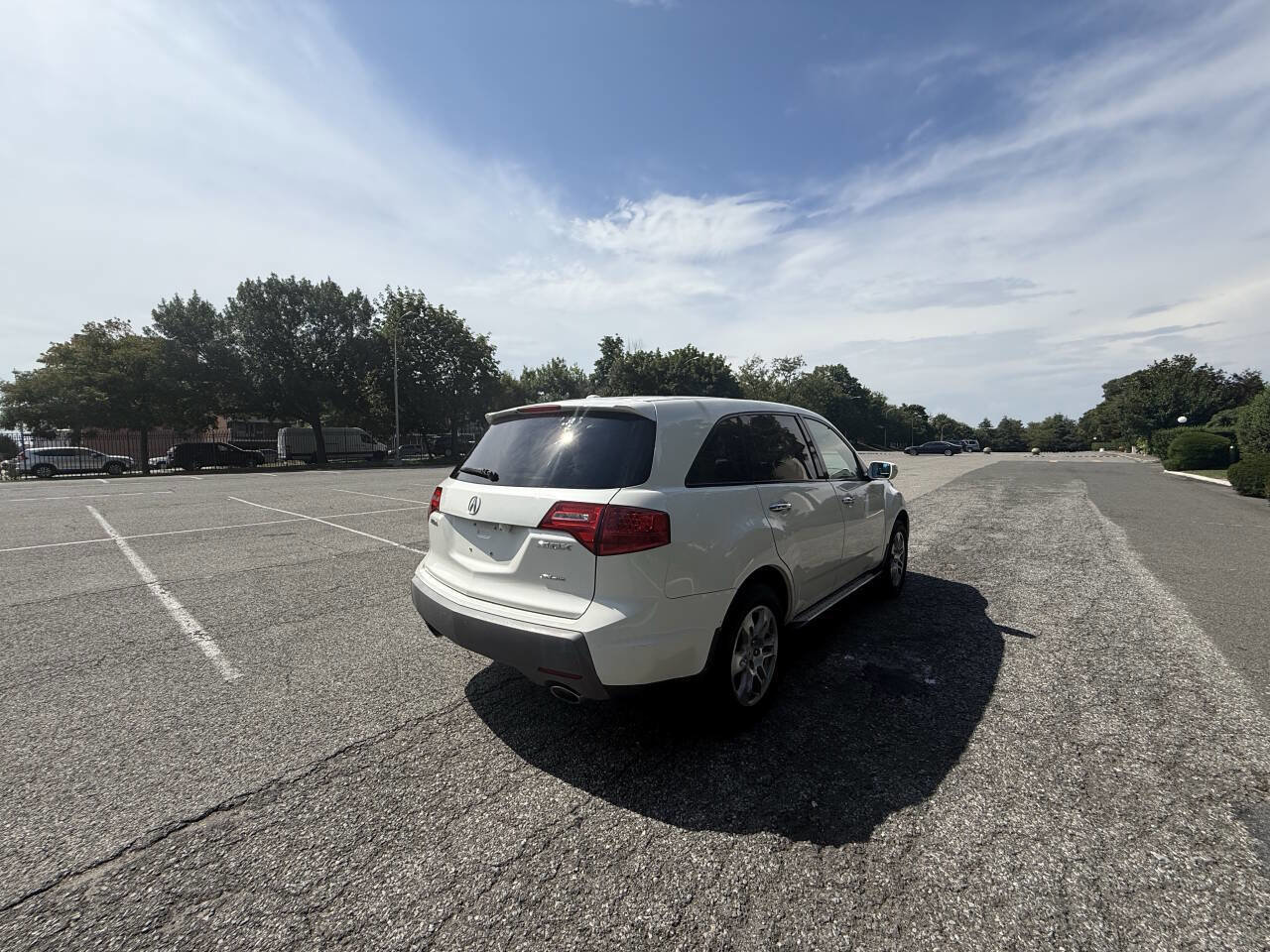 Used 2009 Acura MDX w/ Technology & Entertainment image 4