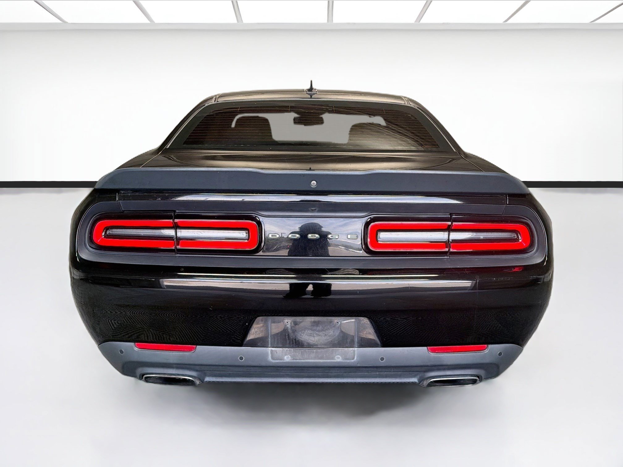 Used 2016 Dodge Challenger SXT w/ Blacktop Package RWD image 5