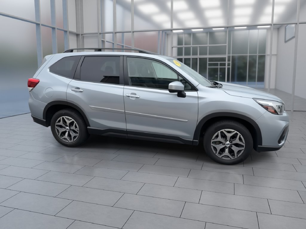 Used 2021 Subaru Forester Premium AWD/4WD image 9