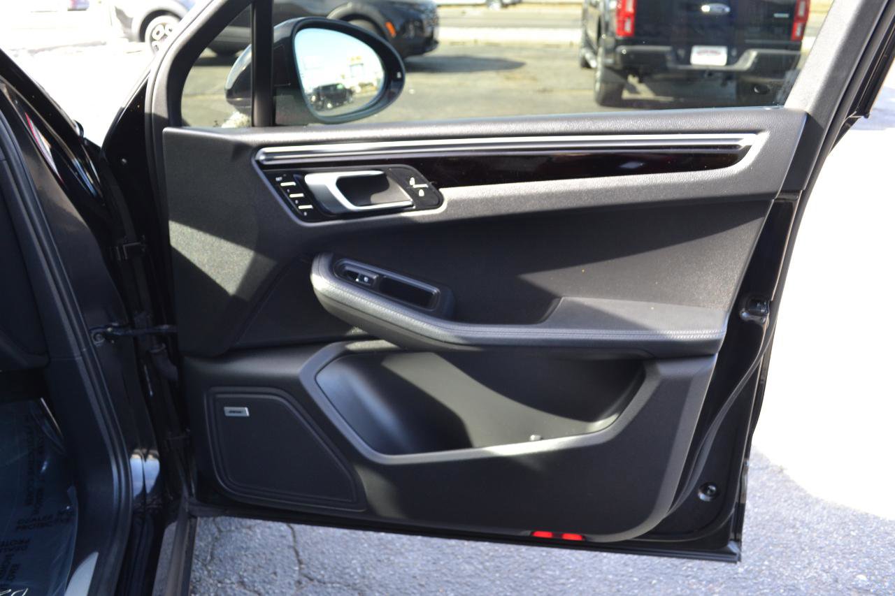 Used 2019 Porsche Macan S image 34