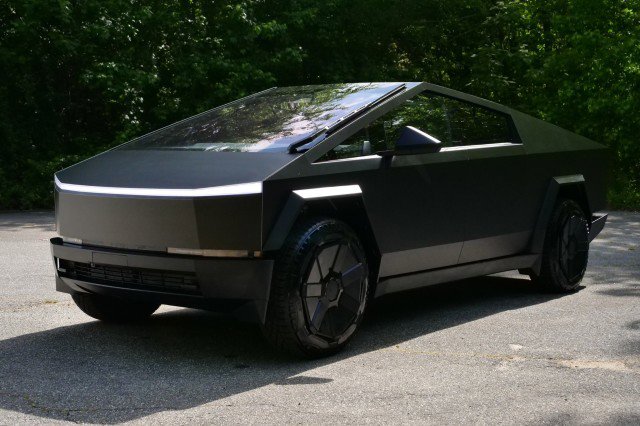Used 2024 Tesla Cybertruck Cyberbeast AWD/4WD image 6