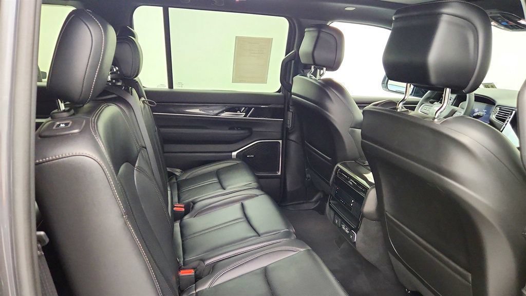 Used 2022 Jeep Wagoneer Series I w/ Premium Group I AWD/4WD image 24
