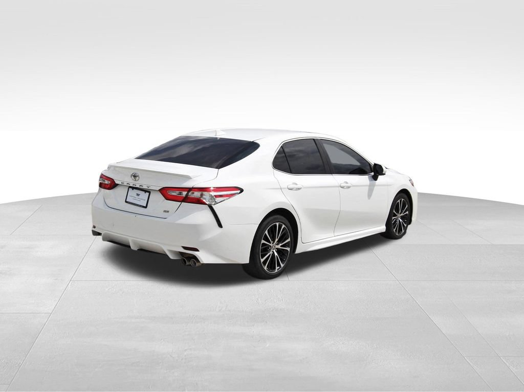Used 2020 Toyota Camry SE FWD image 4