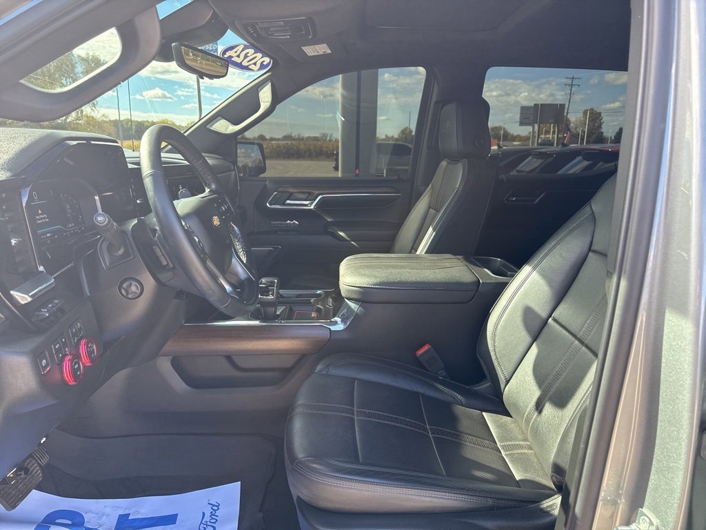 Used 2024 Chevrolet Silverado 1500 High Country w/ Technology Package image 18