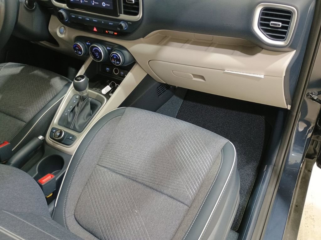 New 2026 Hyundai Venue SEL image 13