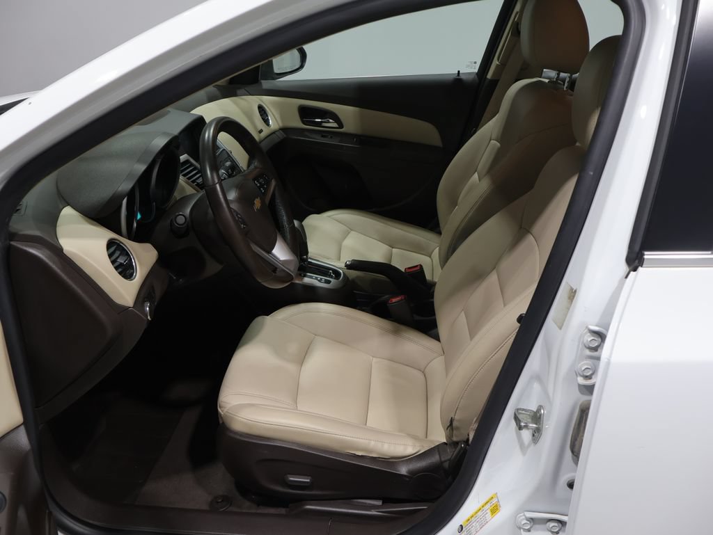 Used 2015 Chevrolet Cruze LT FWD image 10