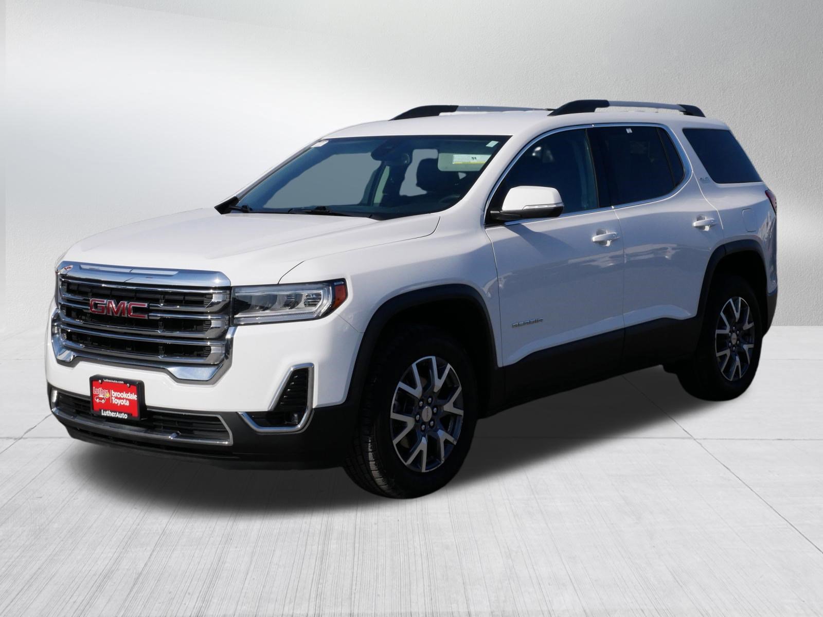 Used 2023 GMC Acadia SLT image 3