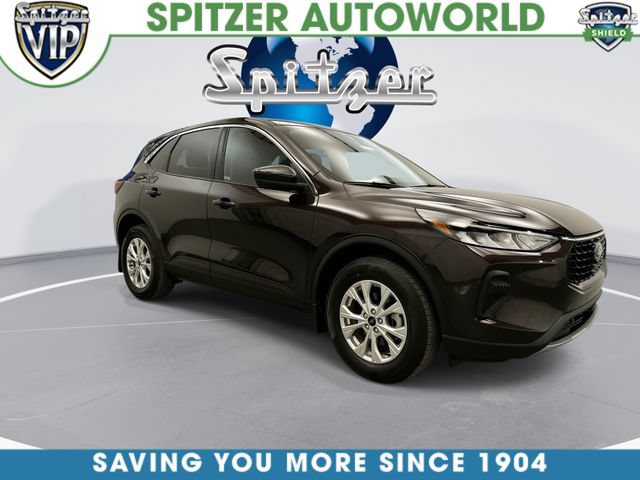 Used 2023 Ford Escape Active w/ Tech Pack #2 AWD/4WD image 2