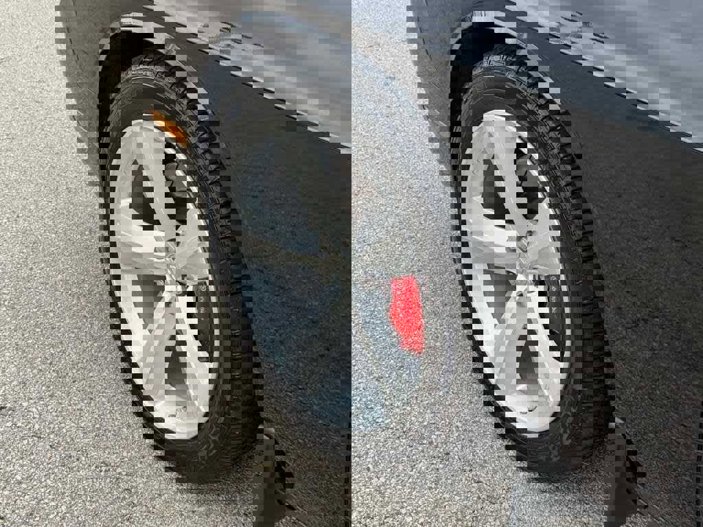 Used 2009 Dodge Challenger SRT8 w/ SRT Option Group II image 7