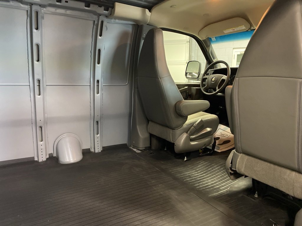 Used 2022 Chevrolet Express 2500 w/ Driver Convenience Package image 13