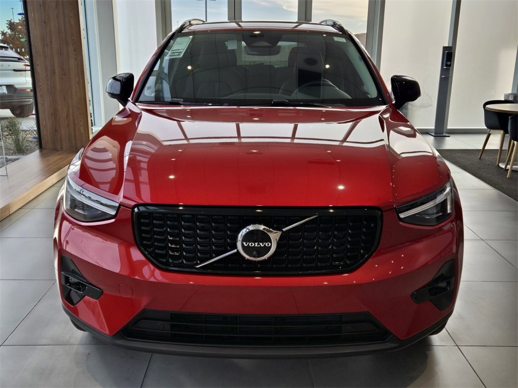 New 2025 Volvo XC40 B5 Ultra w/ Climate Package image 5