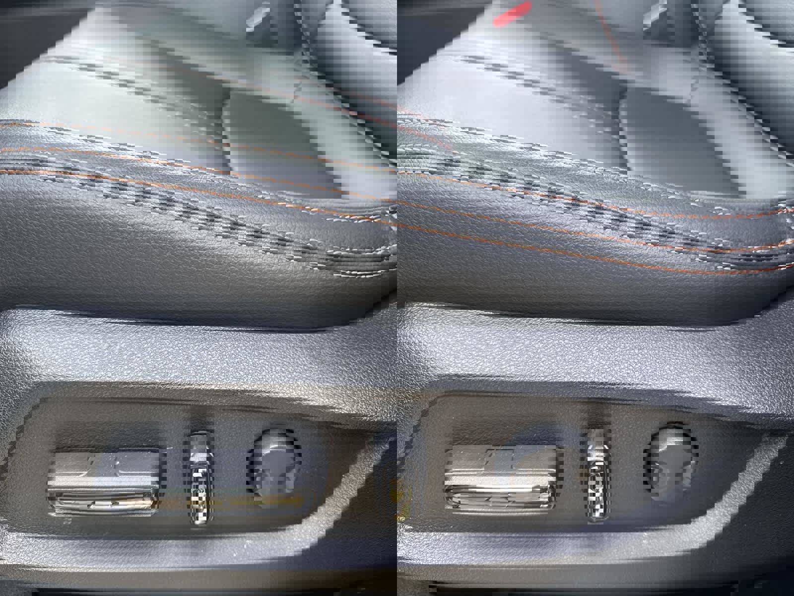 Used 2025 Honda Pilot TrailSport image 14