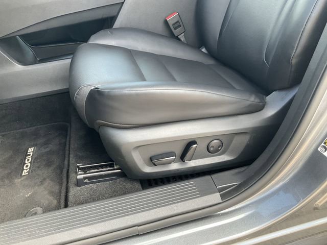 Used 2023 Nissan Rogue SV w/ SV Premium B Package image 28