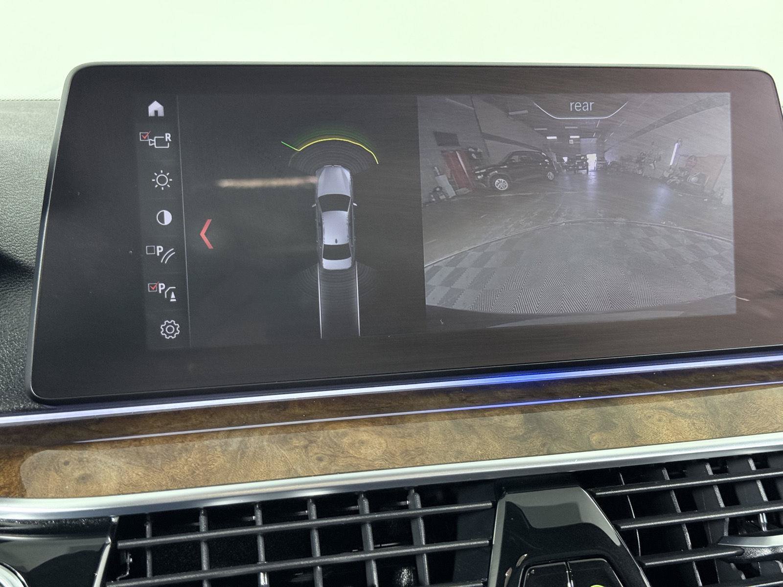 Used 2019 BMW 530i xDrive w/ Convenience Package AWD/4WD image 14