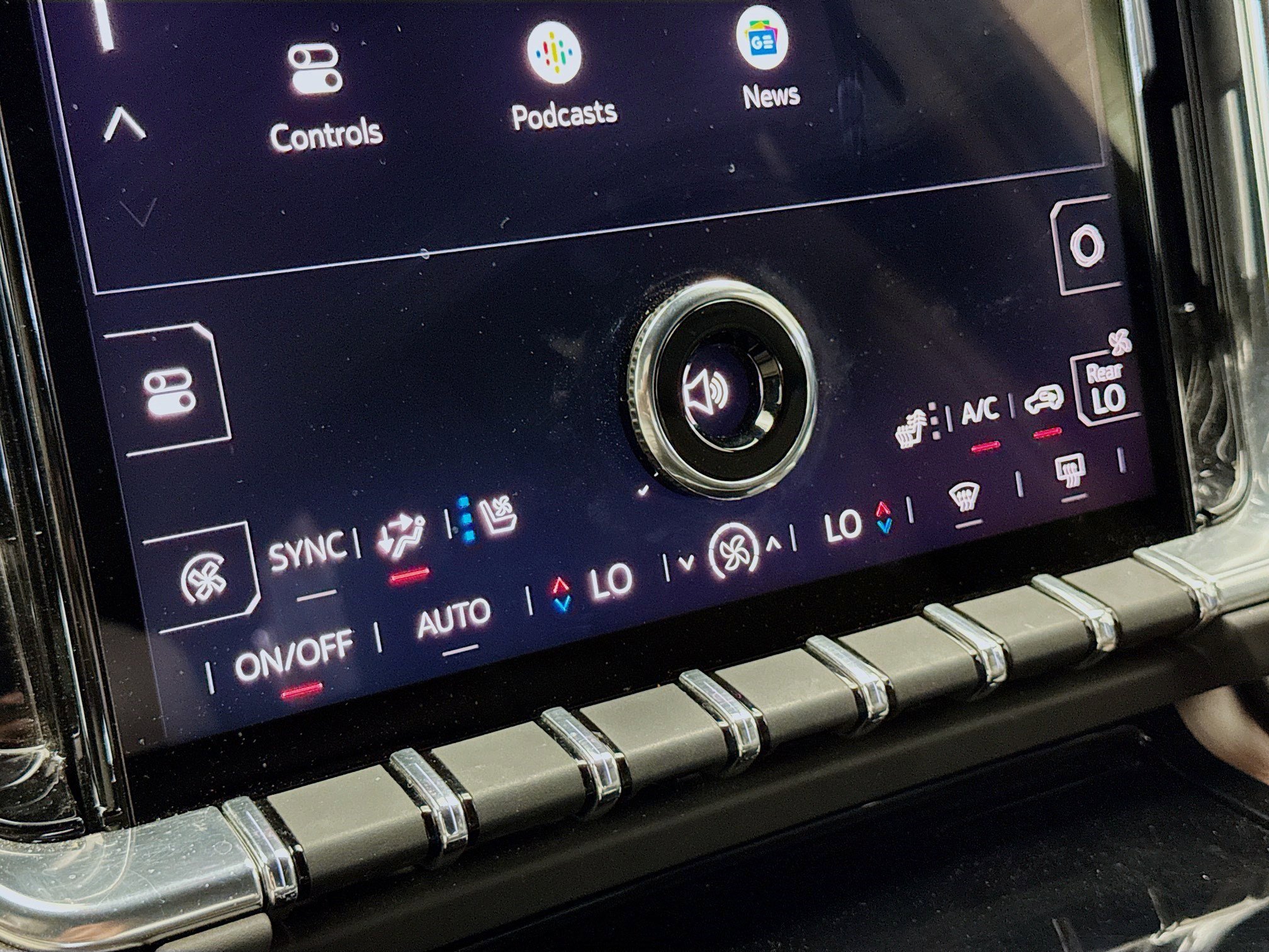 Used 2025 GMC Yukon Denali image 11