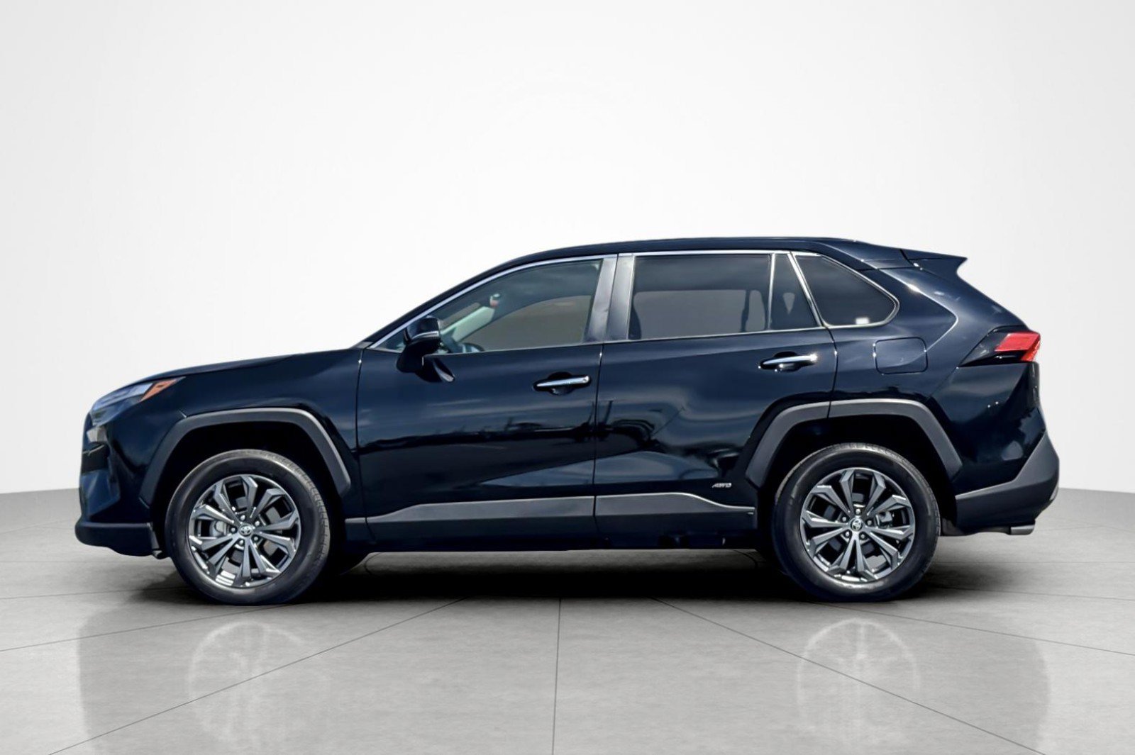 Certified 2024 Toyota RAV4 Limited AWD/4WD image 2
