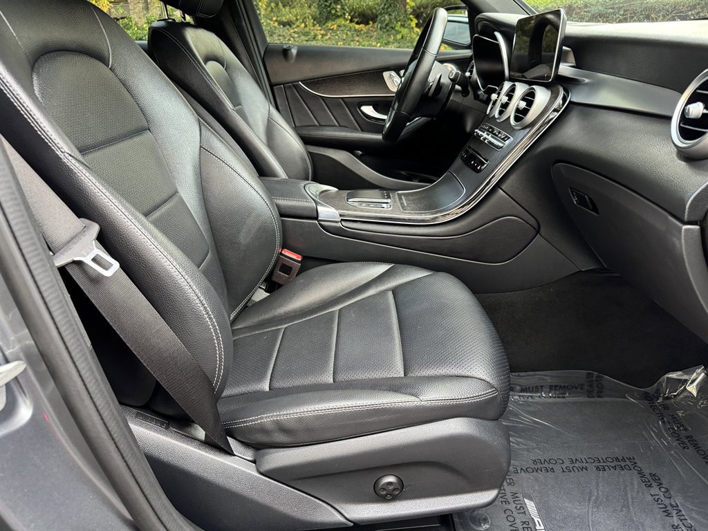Used 2021 Mercedes-Benz GLC 300 4MATIC w/ AMG Line image 49