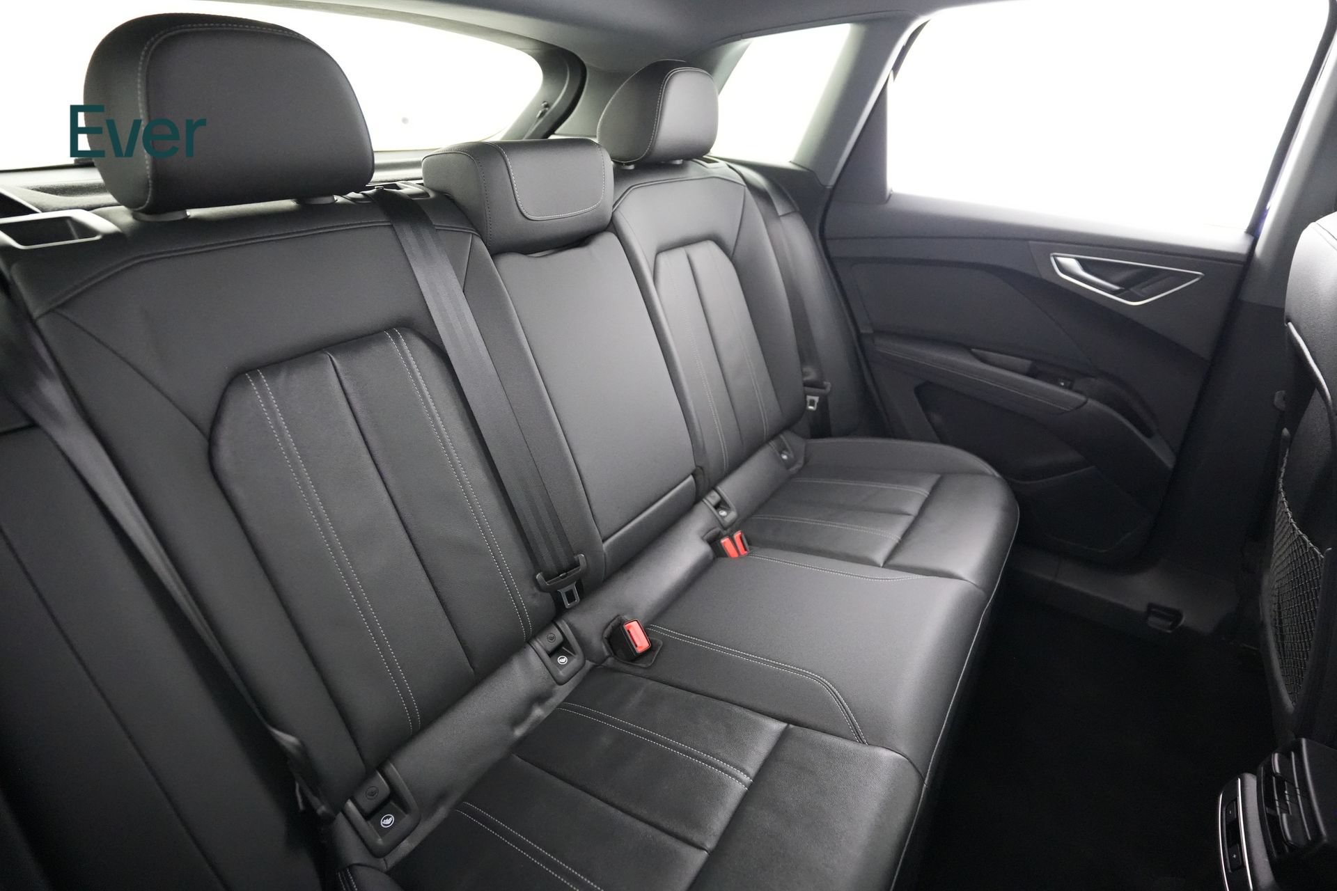 Used 2023 Audi Q4 e-tron Premium w/ Convenience Package RWD image 5