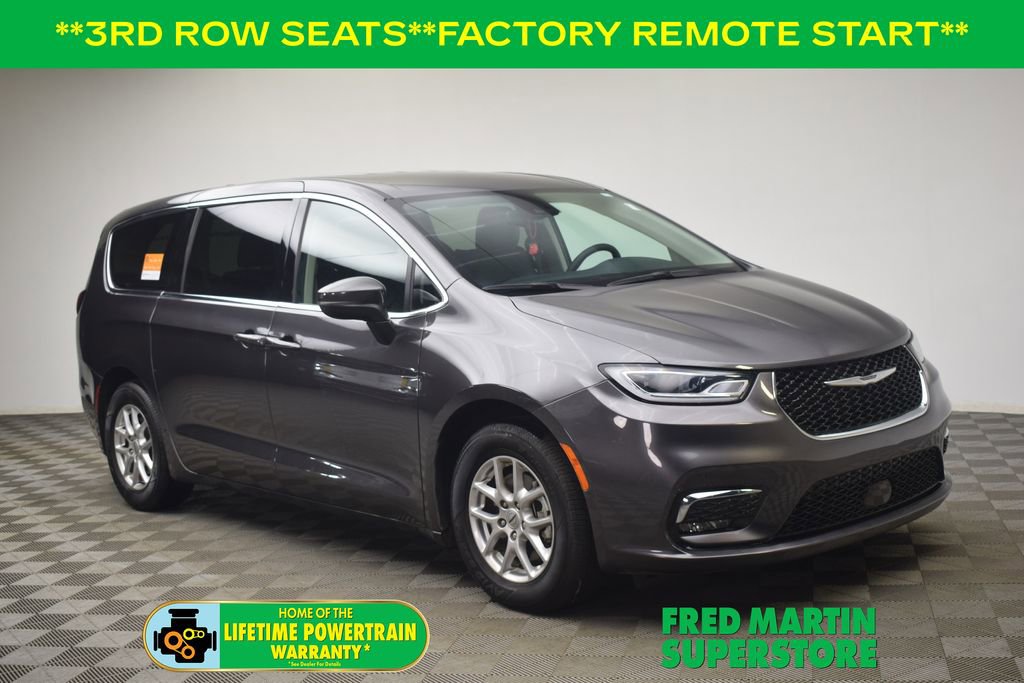Used 2023 Chrysler Pacifica Touring-L