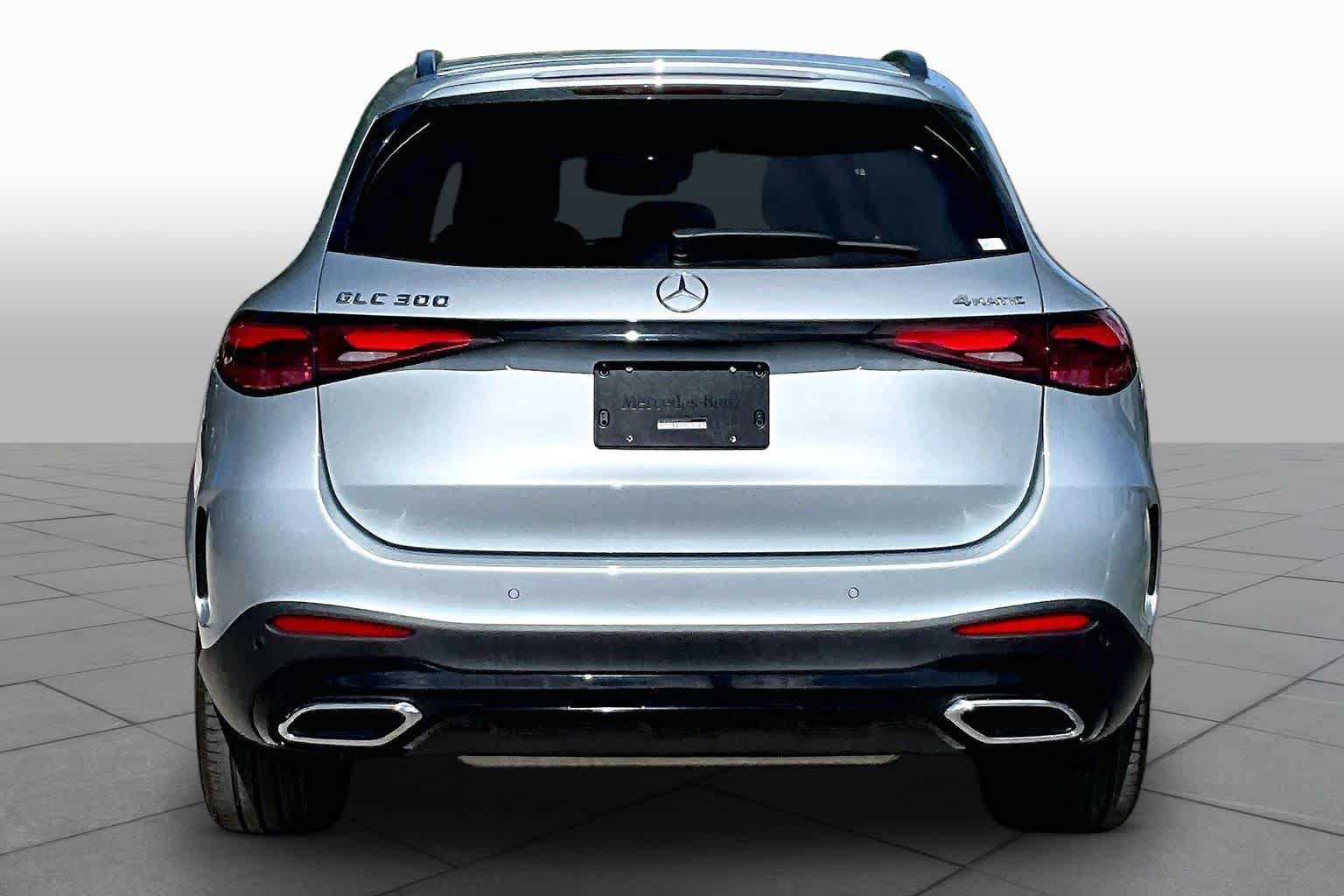 Used 2025 Mercedes-Benz GLC 300 4MATIC image 5