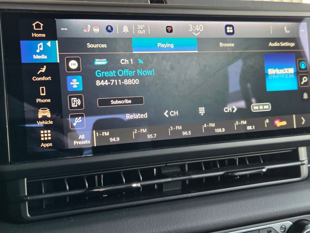 Certified 2025 Jeep Gladiator Sport image 3