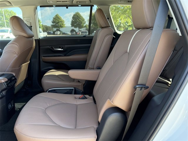 New 2026 Toyota Grand Highlander AWD image 30