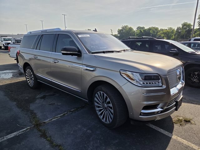 Used 2020 Lincoln Navigator L Reserve w/ Luxury Package AWD/4WD image 2