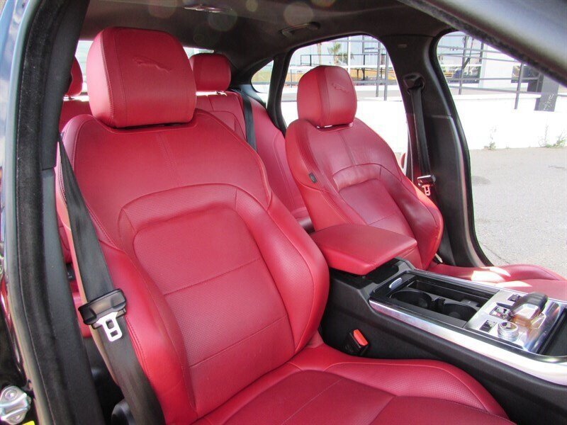 Used 2021 Jaguar XF R-Dynamic SE AWD/4WD image 31