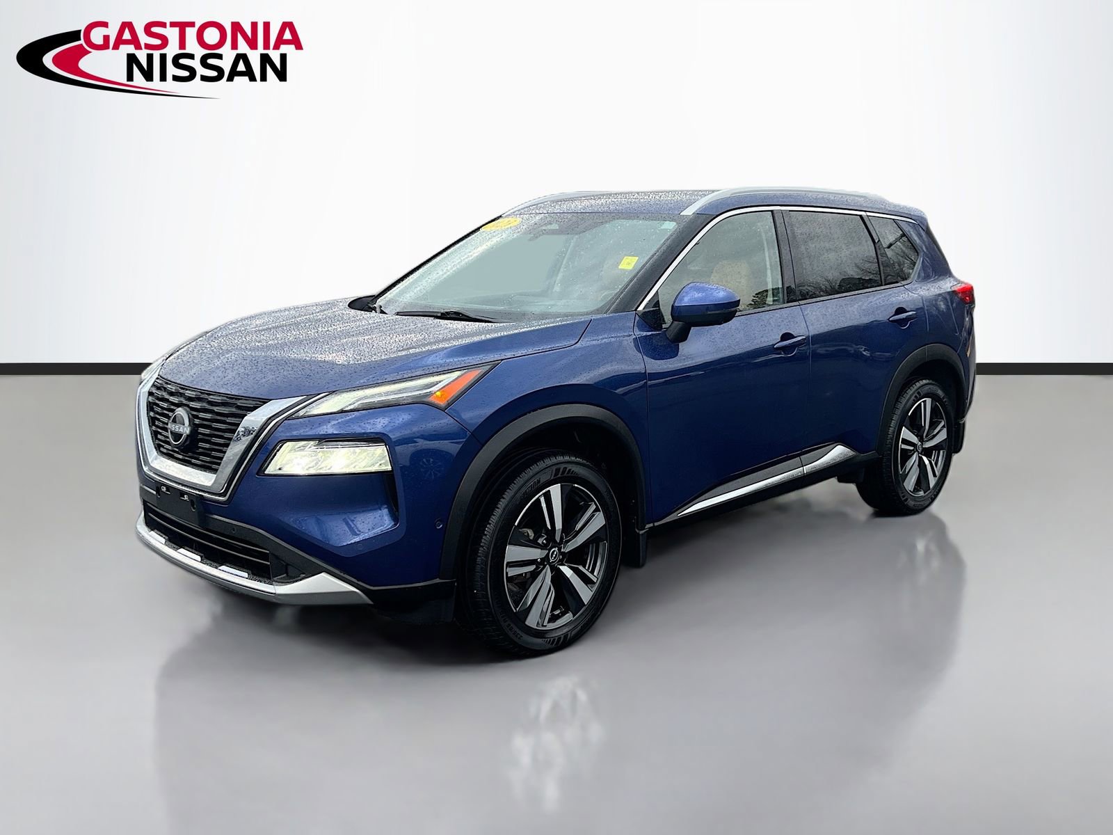 Used 2023 Nissan Rogue Platinum w/ Platinum Premium Package image 3
