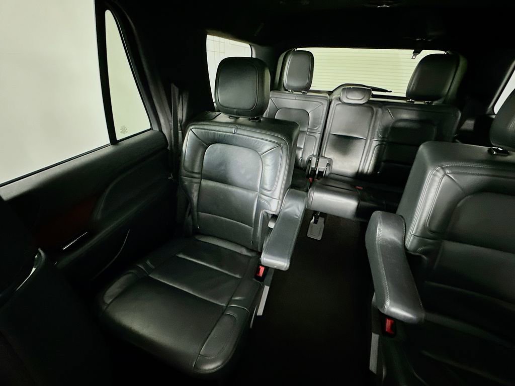 Used 2023 Lincoln Navigator Reserve AWD/4WD image 12