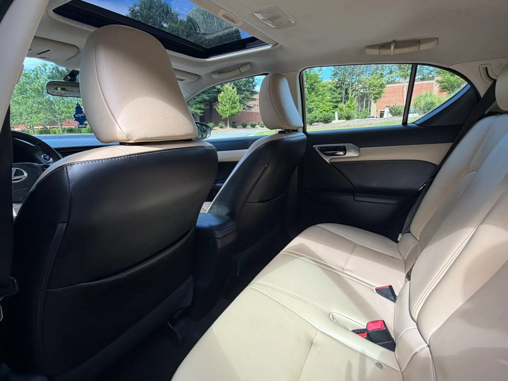 Used 2015 Lexus CT 200h FWD image 8