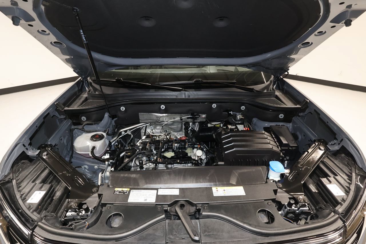 Used 2025 Volkswagen Atlas SEL Premium R-Line image 32