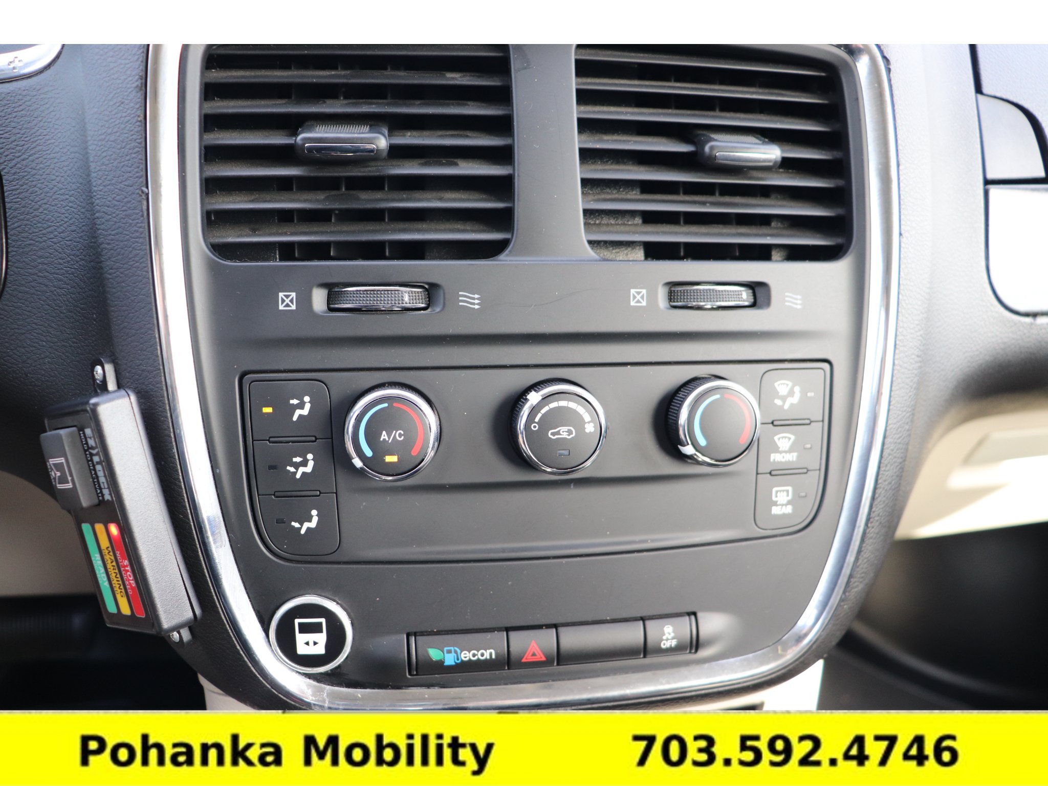 Used 2015 Dodge Grand Caravan American Value Package FWD image 15
