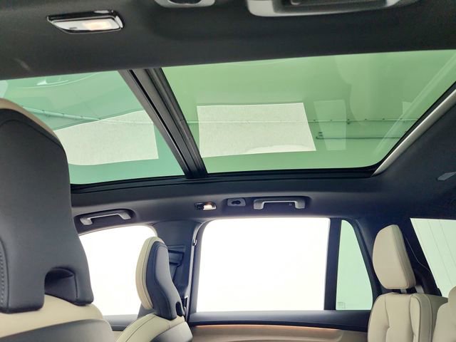 New 2026 Volvo XC90 B6 Plus w/ Protection Package Premier image 38