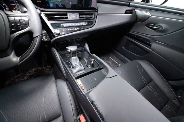 Used 2024 Lexus ES 350 Ultra Luxury w/ Accessory Package (Z1) image 10