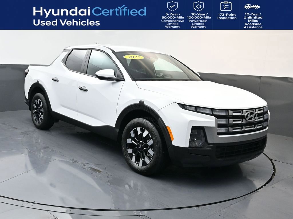 Certified 2025 Hyundai Santa Cruz SE image 1