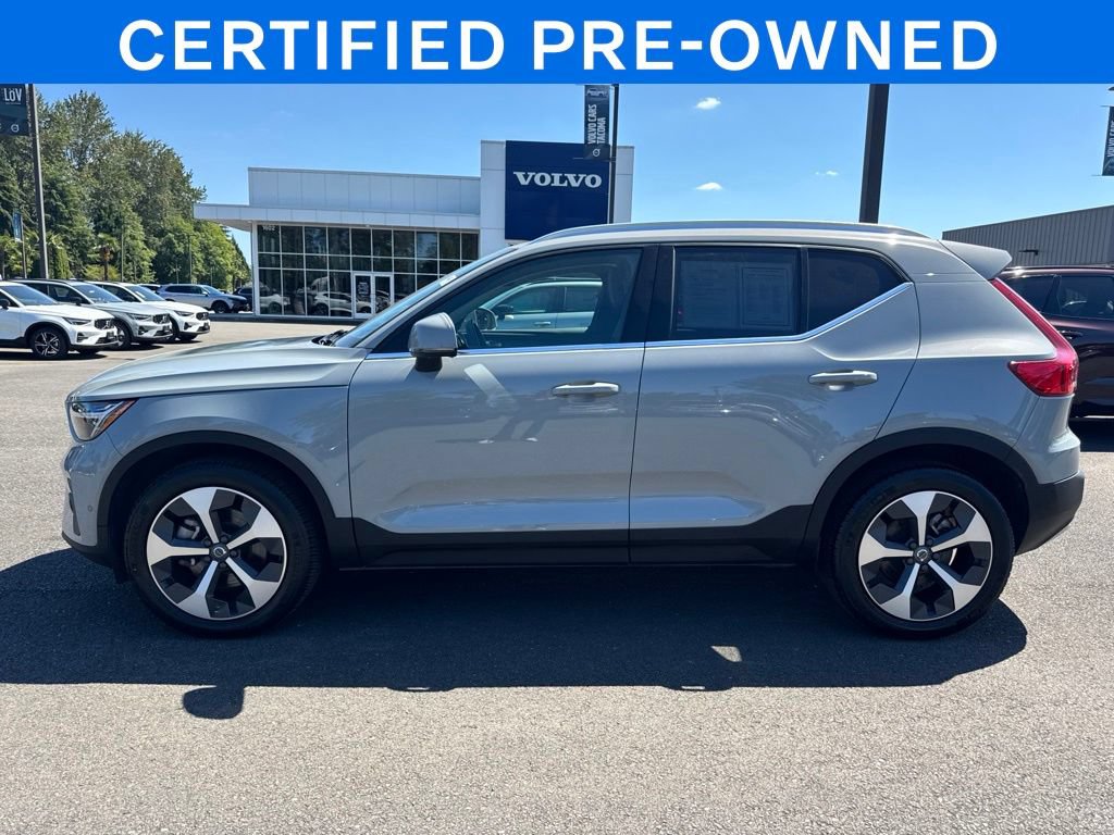 Certified 2025 Volvo XC40 B5 Plus AWD/4WD image 2