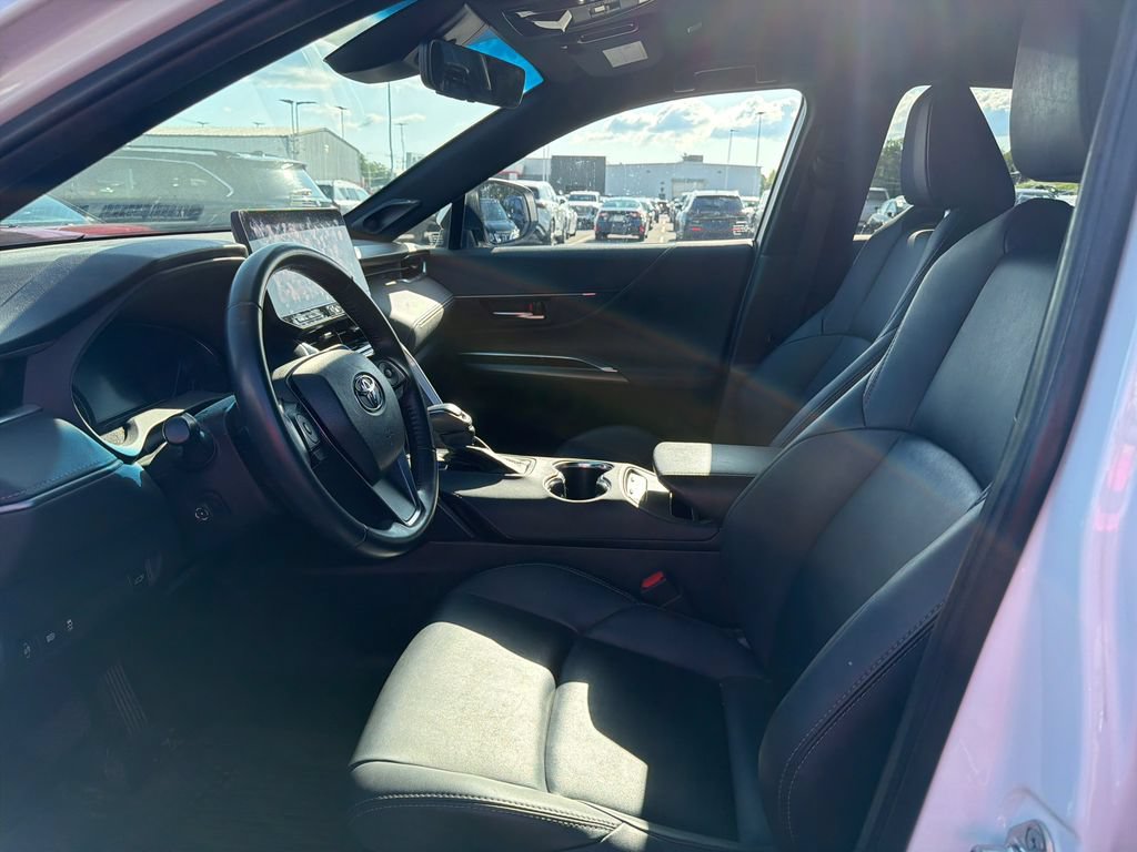 Used 2023 Toyota Venza XLE AWD/4WD image 10