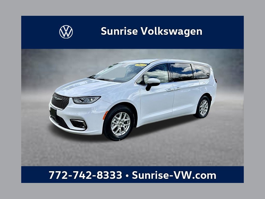 Used 2023 Chrysler Pacifica Touring-L