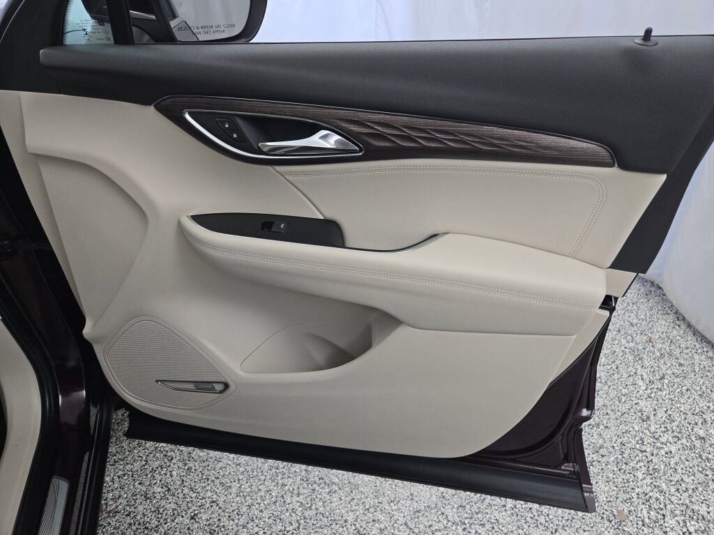 Used 2023 Buick Envision Avenir image 6