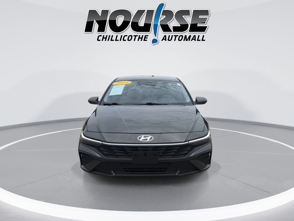 Used 2024 Hyundai Elantra SEL FWD image 3