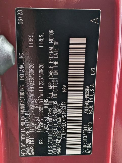 Used 2023 Toyota Sienna XSE FWD image 36
