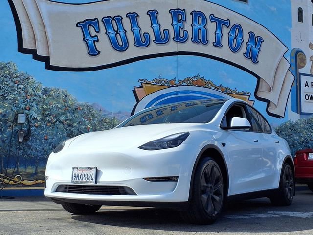 Used 2024 Tesla Model Y Long Range image 1