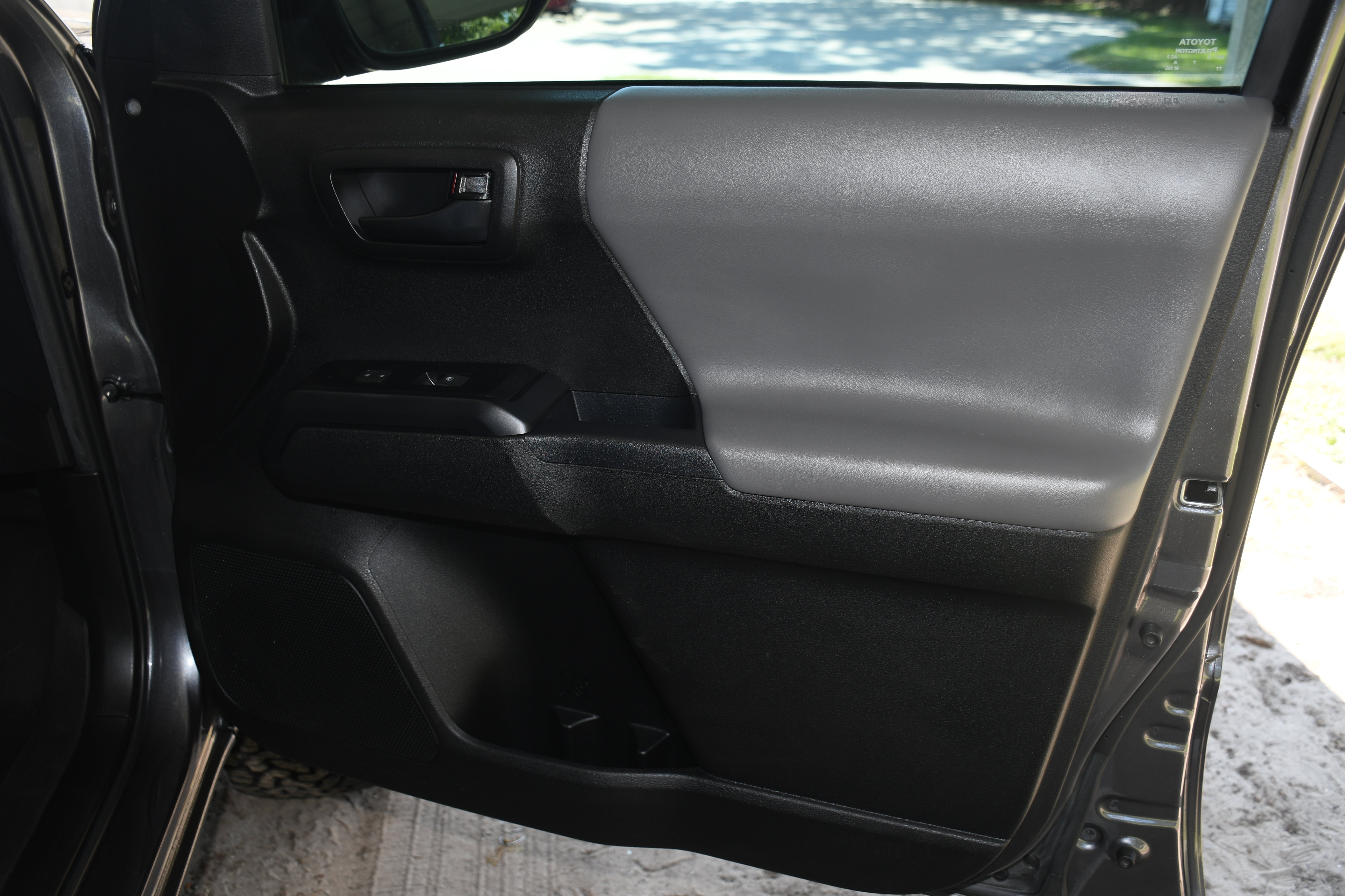 Used 2023 Toyota Tacoma SR image 16
