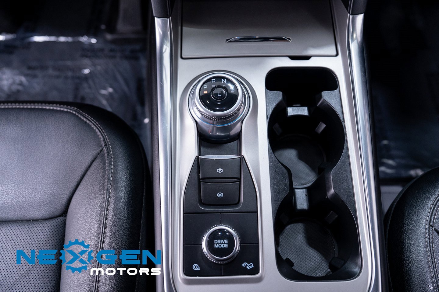 Used 2023 Ford Explorer Limited image 16